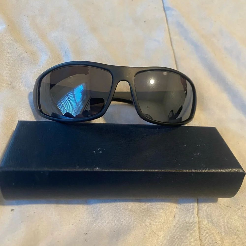 Piranha Black Aviator Sunglasses with Hard Case
